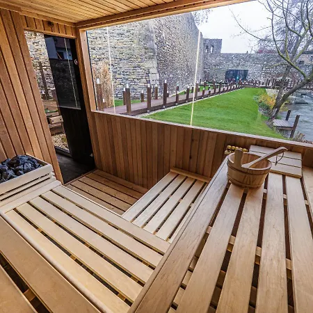 Platan Udvarhaz Guest house