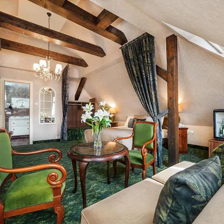 Platan Udvarhaz Guest house 4*
