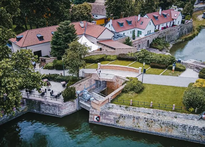 Platan Udvarhaz Tata