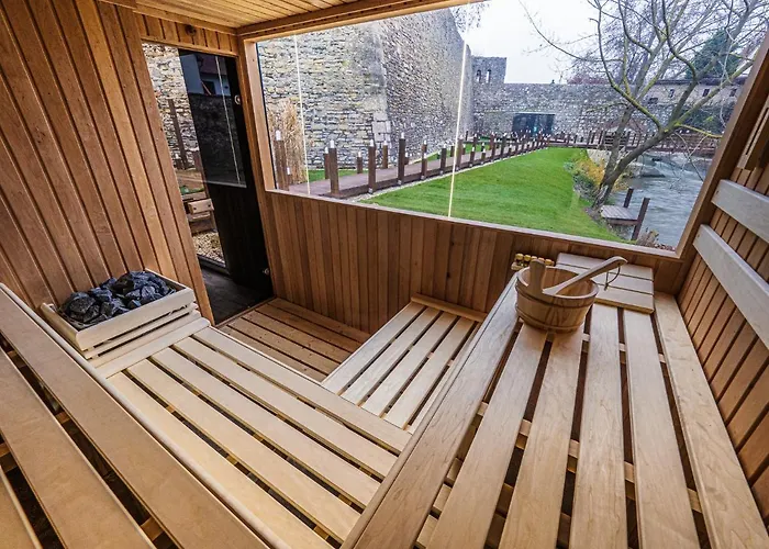 Platan Udvarhaz Pensiune